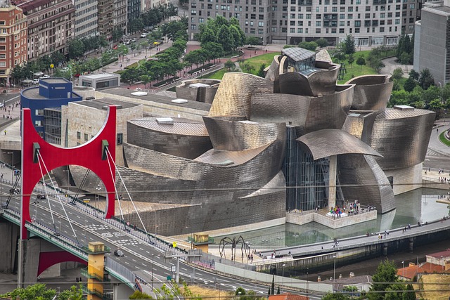 Guggenheim muzeum v Bilbau - dovolená ve Španělsku